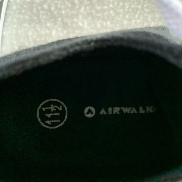 Airwalk Sneakers - Picture 4 of 5